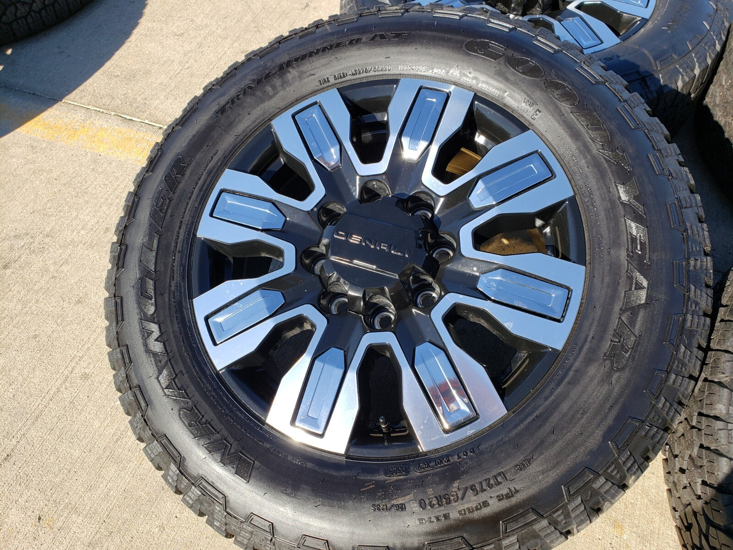 20" GMC Sierra DENALI ULTIMATE 2500 3500 OEM wheels rims 5958 Chevy