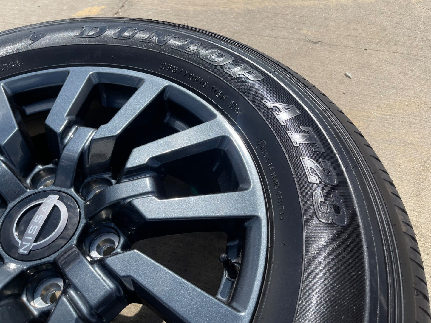 18" Nissan Titan Armada OEM wheels rims tires SET DUNLOP 2025 2026 2027 NEW