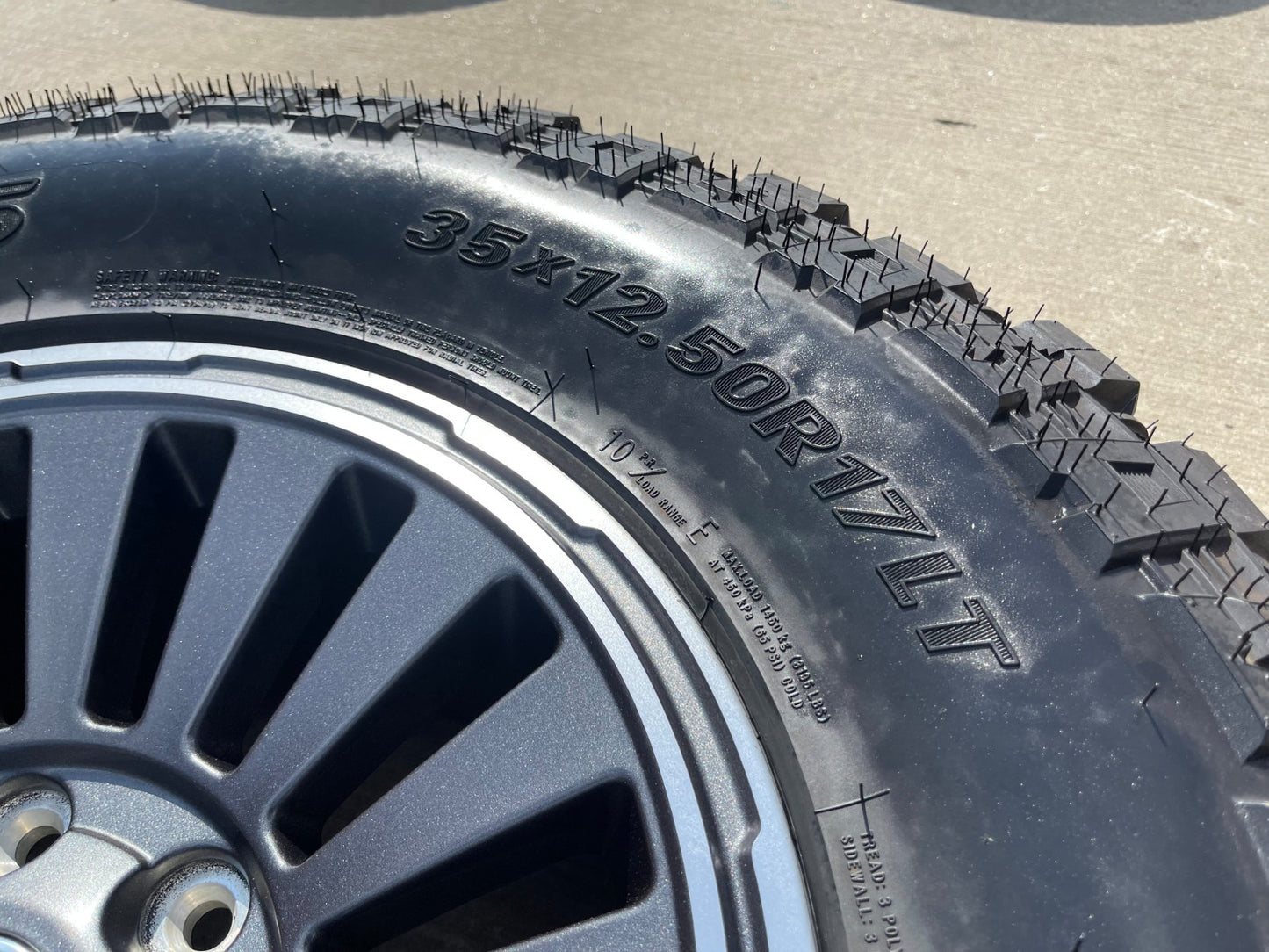 17" Ford Bronco HERITAGE Edition wheels rims 2024 2025 2026 tires 35"