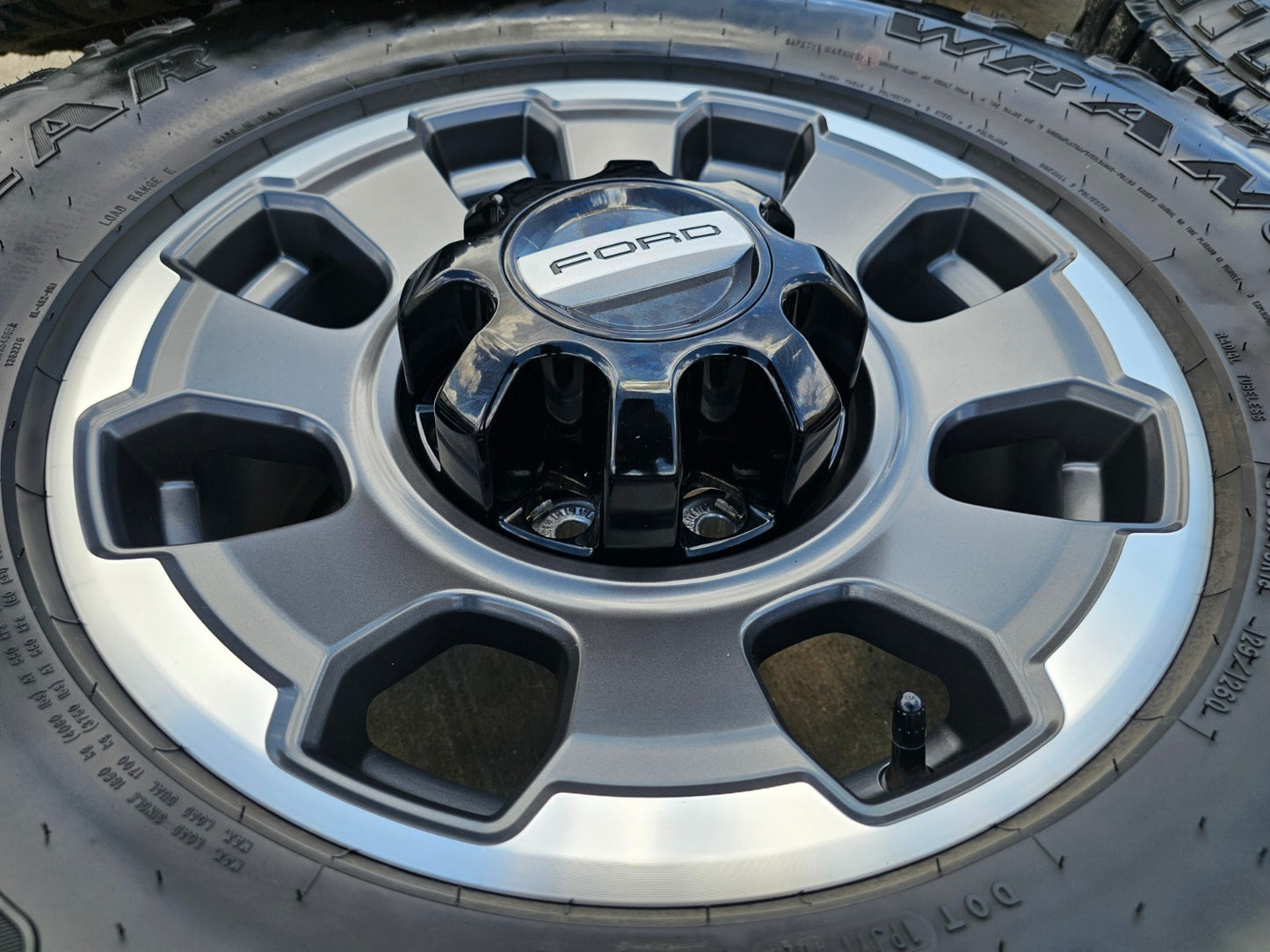 18" Ford F-250 F-350 OEM TREMOR rims wheels 10482 tires SET DURATRAC R/T 35"