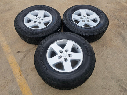 (1) 17" Jeep Gladiator OEM wheels rims 9074 Wrangler Kenda Klever A/T spare