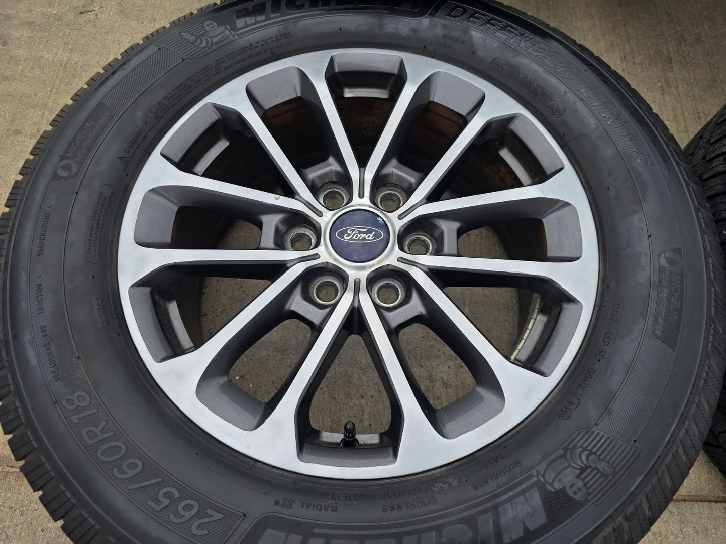 18" Ford F-150 Lariat OEM rims wheel 10169 tires Expedition MICHELIN DEFENDER