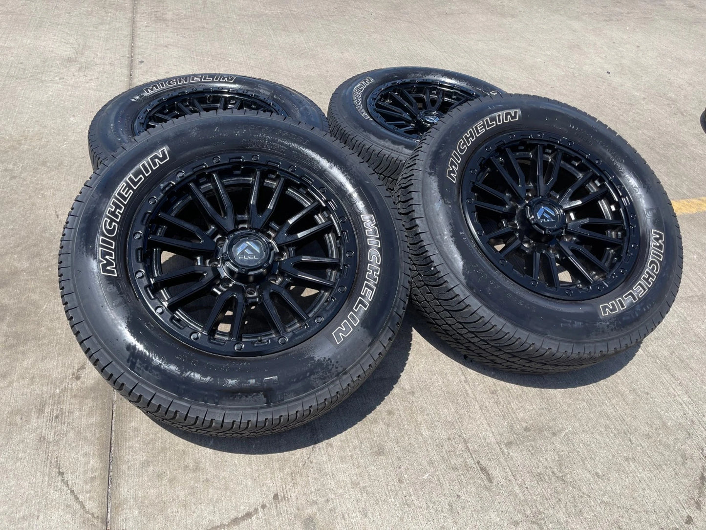20x9 FUEL Rebel D680 Chevy Dodge Ram 2500 3500 wheels rims 8x165 8x6.5 tires