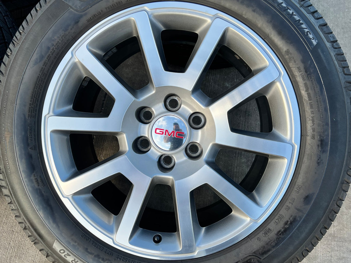 20" GMC Sierra Yukon DENALI OEM wheels rims 5699 5644 MICHELIN DEFENDER LTX M/S2
