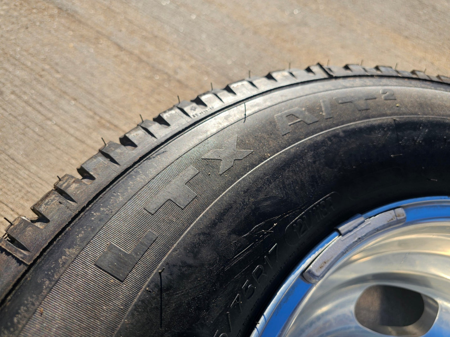 17" Ford F-350 Dually OEM rim wheel 10478 tire MICHELIN NEW