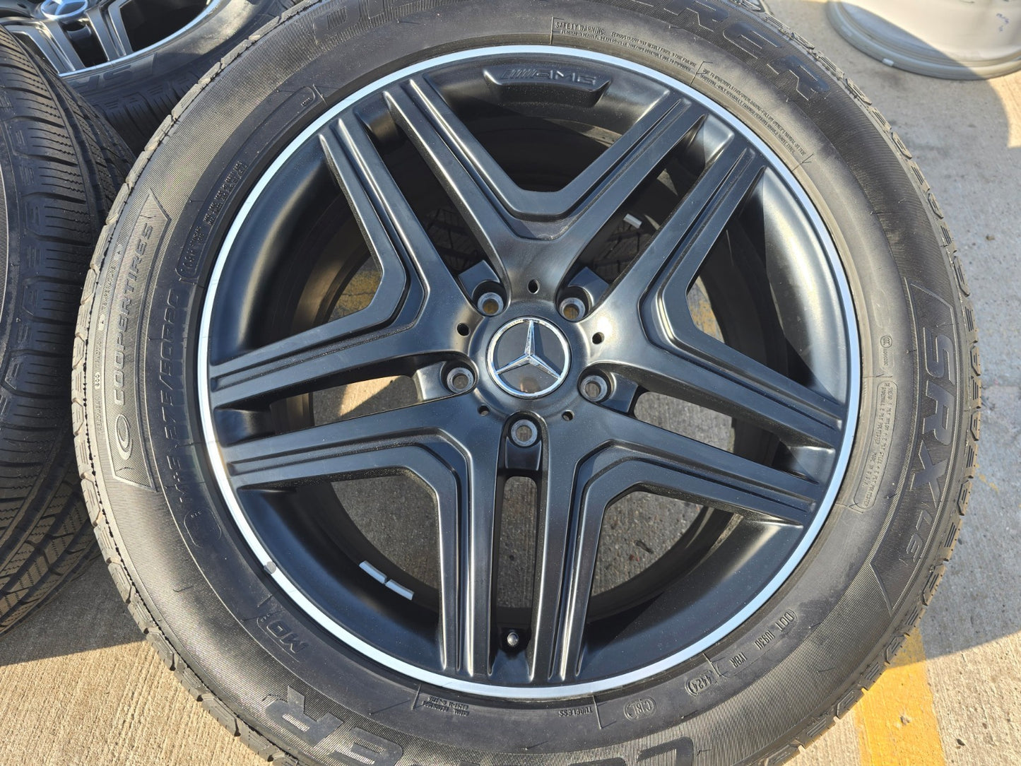 20" Mercedes G Wagon G63 AMG OEM 85326 black wheels rims tires NICE