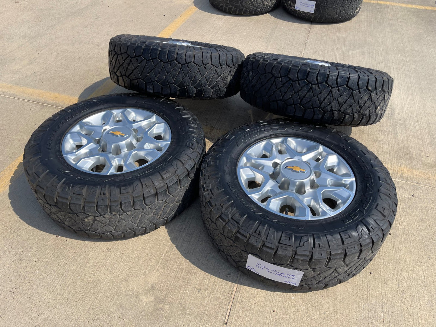 18" Chevy Silverado 2500 3500 OEM 5959 wheels rims tires SET NITRO R/T