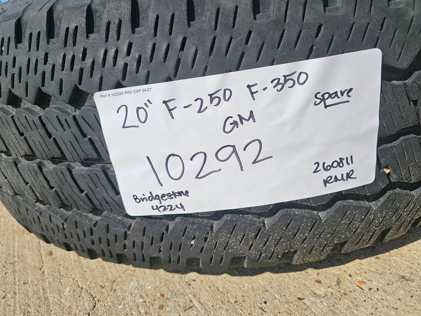 (1) 20" Ford F-250 F-350 OEM Lariat wheel rim 10292 tire BRIDGESTONE A/T