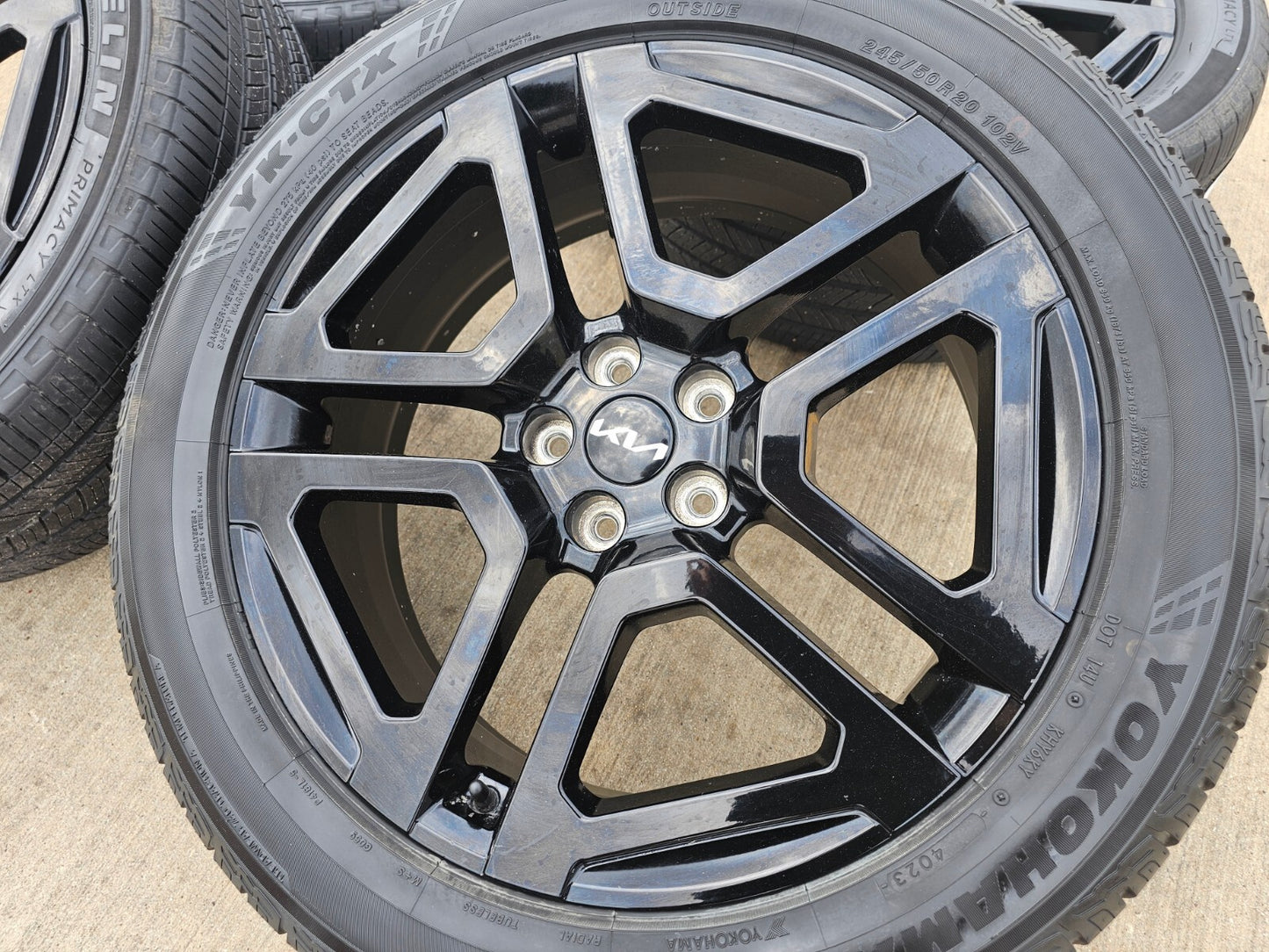 20" Kia Telluride Prestige X-PRO OEM wheels rims 74721 Sedona 2023 2024 2025