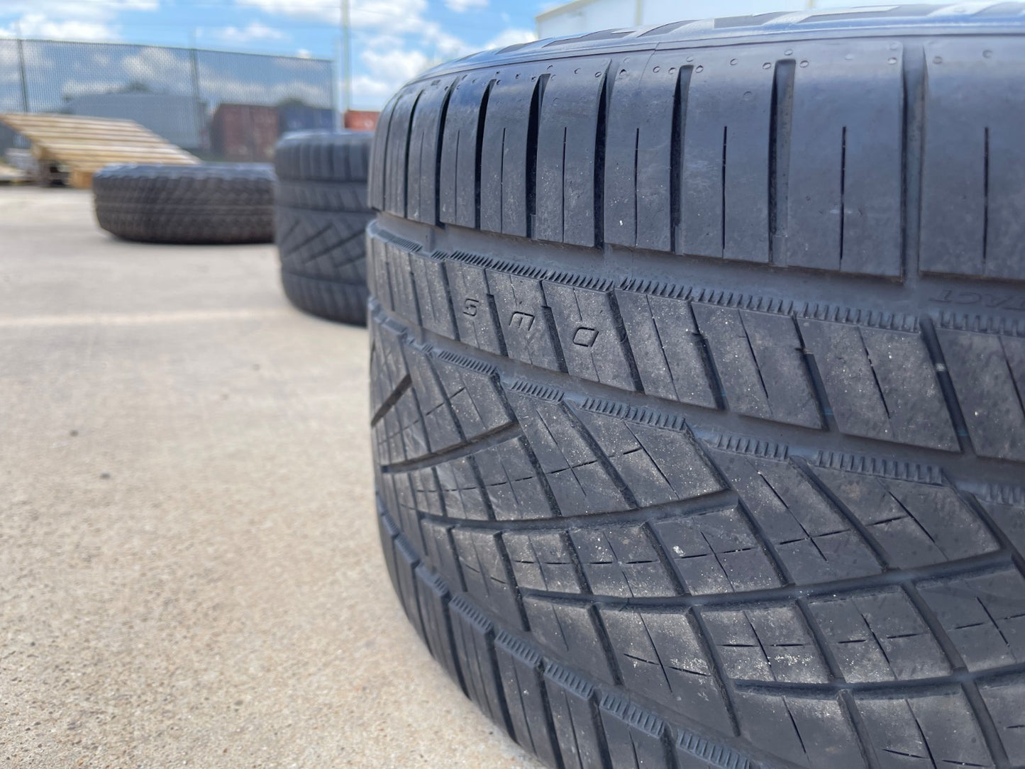 (1) 315/35/22 Continental Extreme Contact DWS06 111Y XL M+S 315/35R22 tire