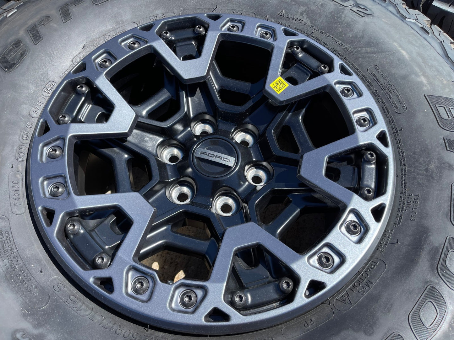 17" Ford F-150 Raptor R OEM BEADLOCK rim wheel 37" tire spare 2024 2025 2026 NEW
