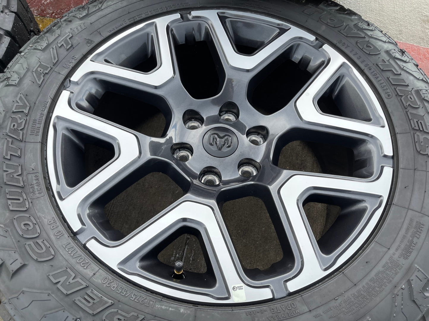 20" Dodge Ram 1500 OEM 94059 Laramie wheels rims 68583860AA TOYO A/T3