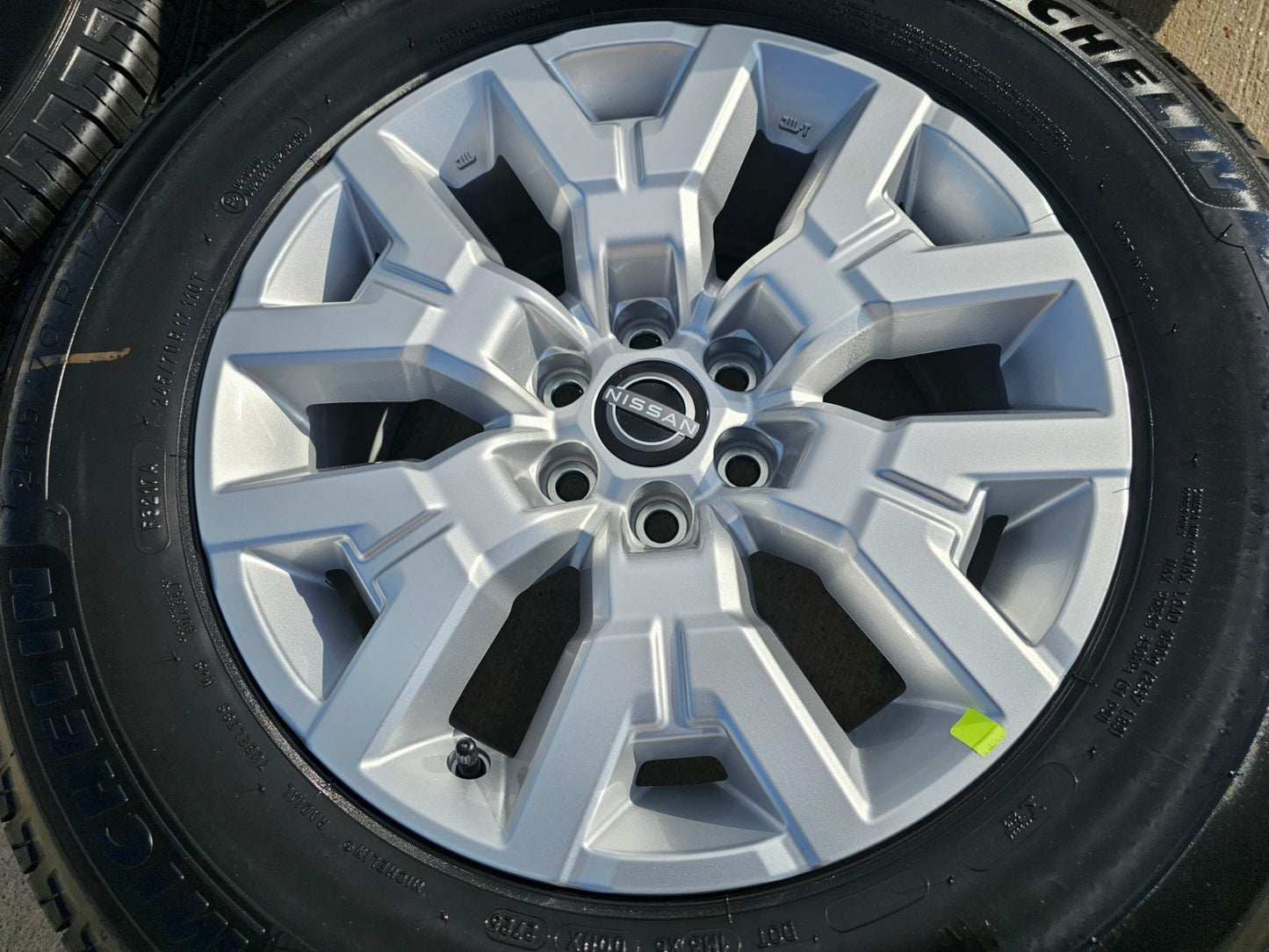 17" Nissan Frontier OEM Desert Runner 62832 wheels rims 2025 2026 NEW MICHELIN