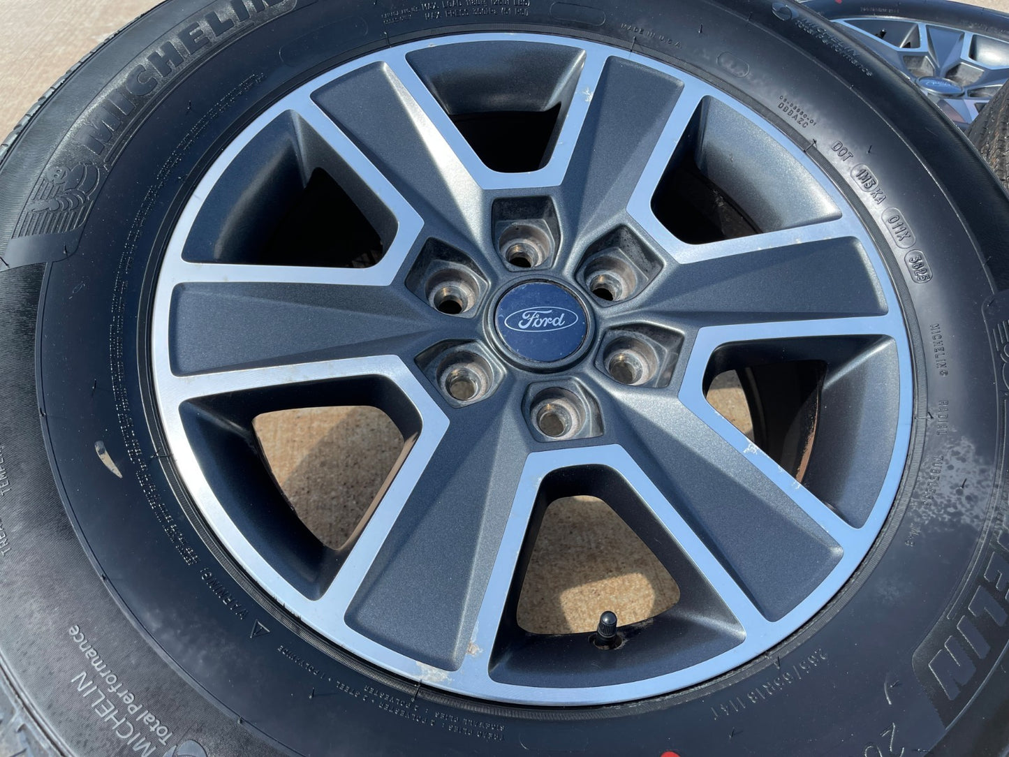 18" Ford F-150 Expedition OEM rims wheels 3997 3999 tires NEW MICHELIN
