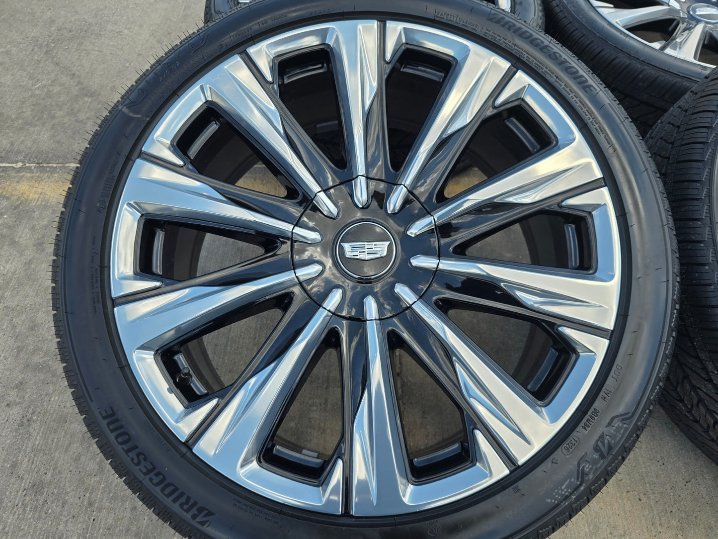24" Cadillac Escalade PLATINUM OEM wheels rims V 2023 2024 2025 2026 2027 NEW