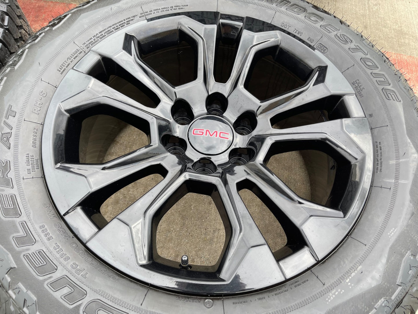 20" Chevy Tahoe Silverado OEM 14090 95417 wheels rims tires BRIDGESTONE A/T NEW