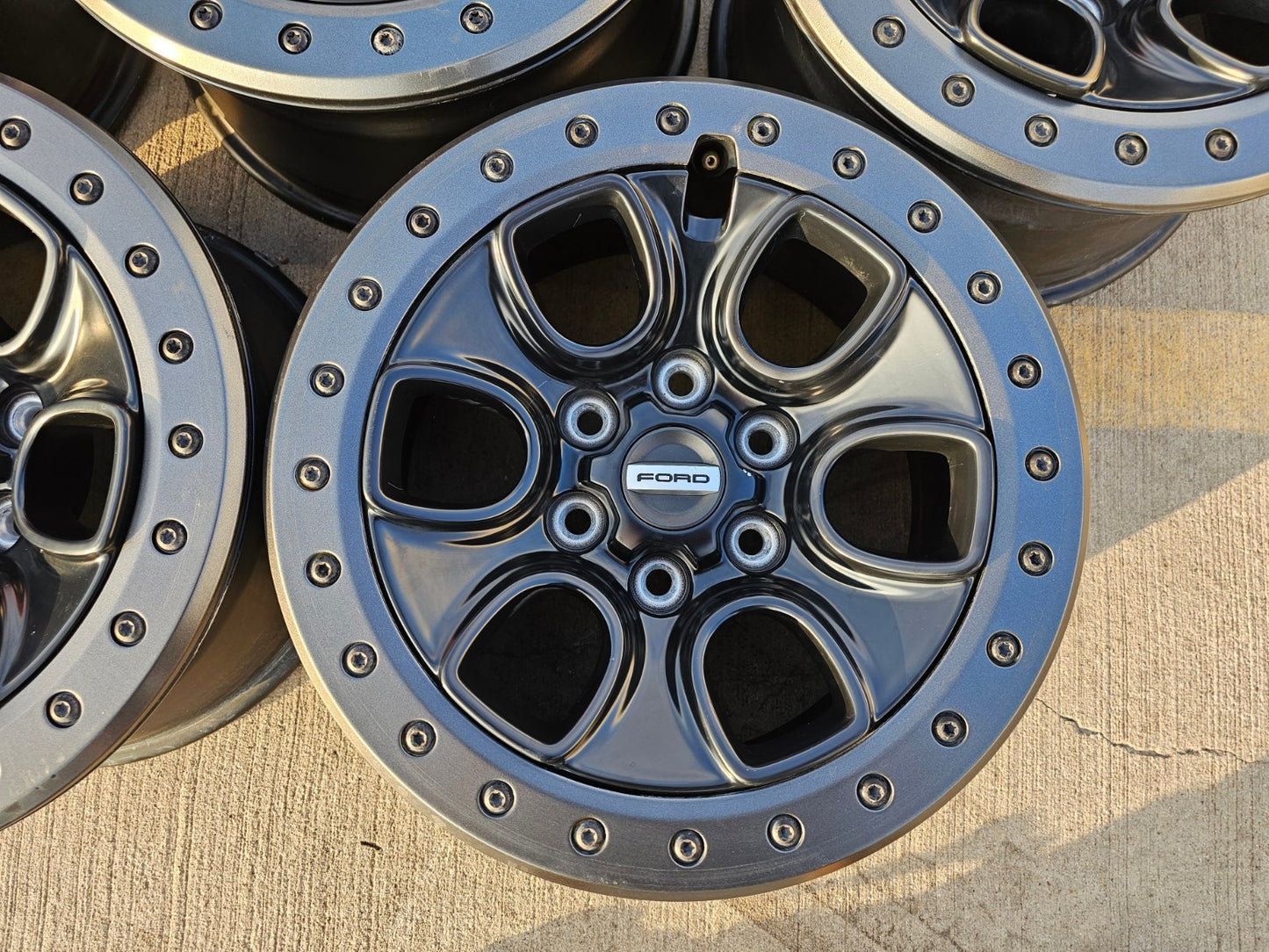 (5) 17" Ford F-150 Raptor OEM BEADLOCK rims wheels 10459 95210 NEW