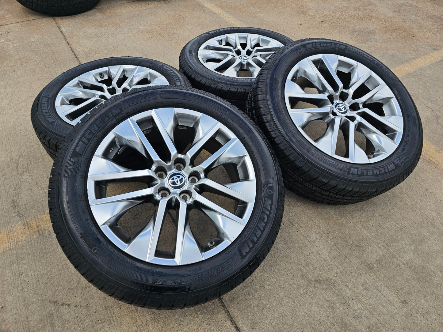 19" Toyota Rav4 Premium OEM 75244 wheels rims Highlander MICHELIN