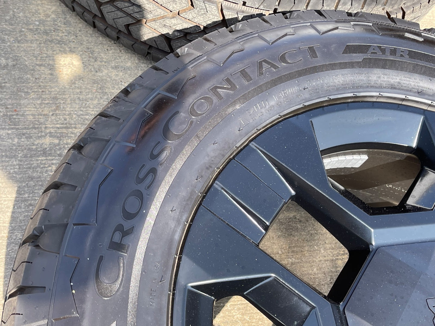 18" Kia Telluride X-PRO OEM wheels rims Sorento Sedona SET 2026 2027 NEW