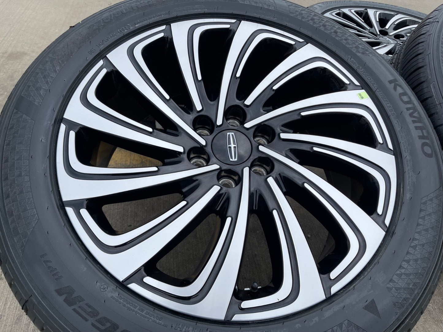22" Lincoln Navigator OEM 10666 rims wheels BLACK LABEL 2025 2026 KUHMO NEW