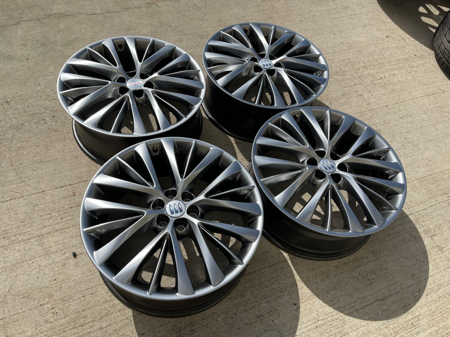 22" Buick Enclave OEM 90043 wheels rims Blazer Acadia Traverse XT6 2025 2026 NEW