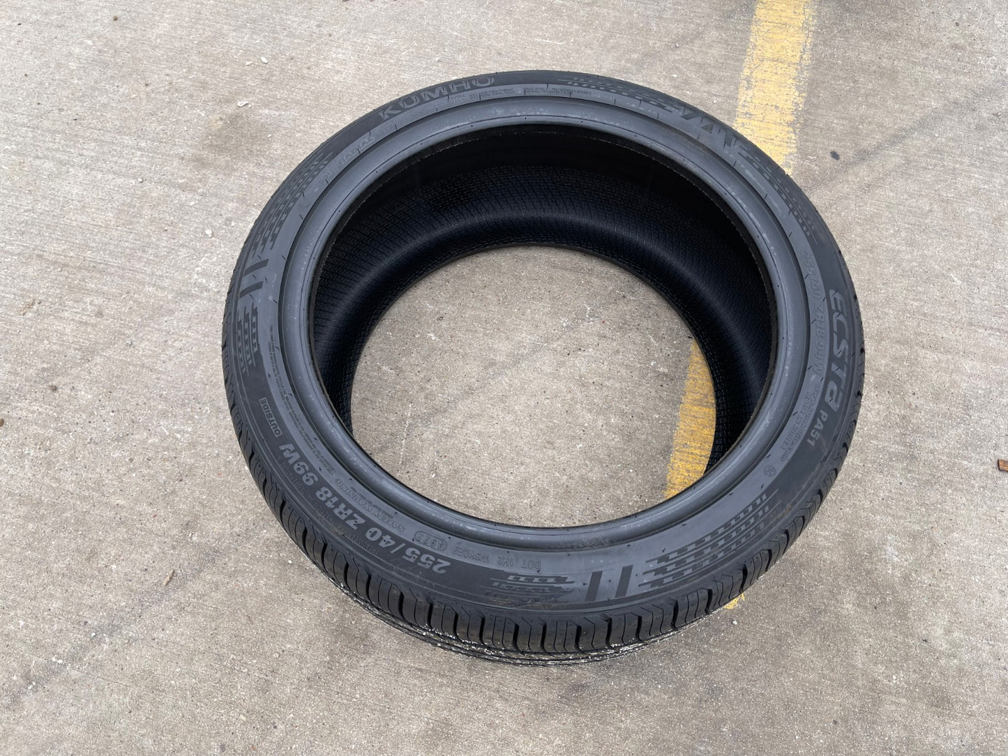 (1) 255/40/18 Kuhmo Ecsta PA51 tire 255/40r18 99W XL NEW