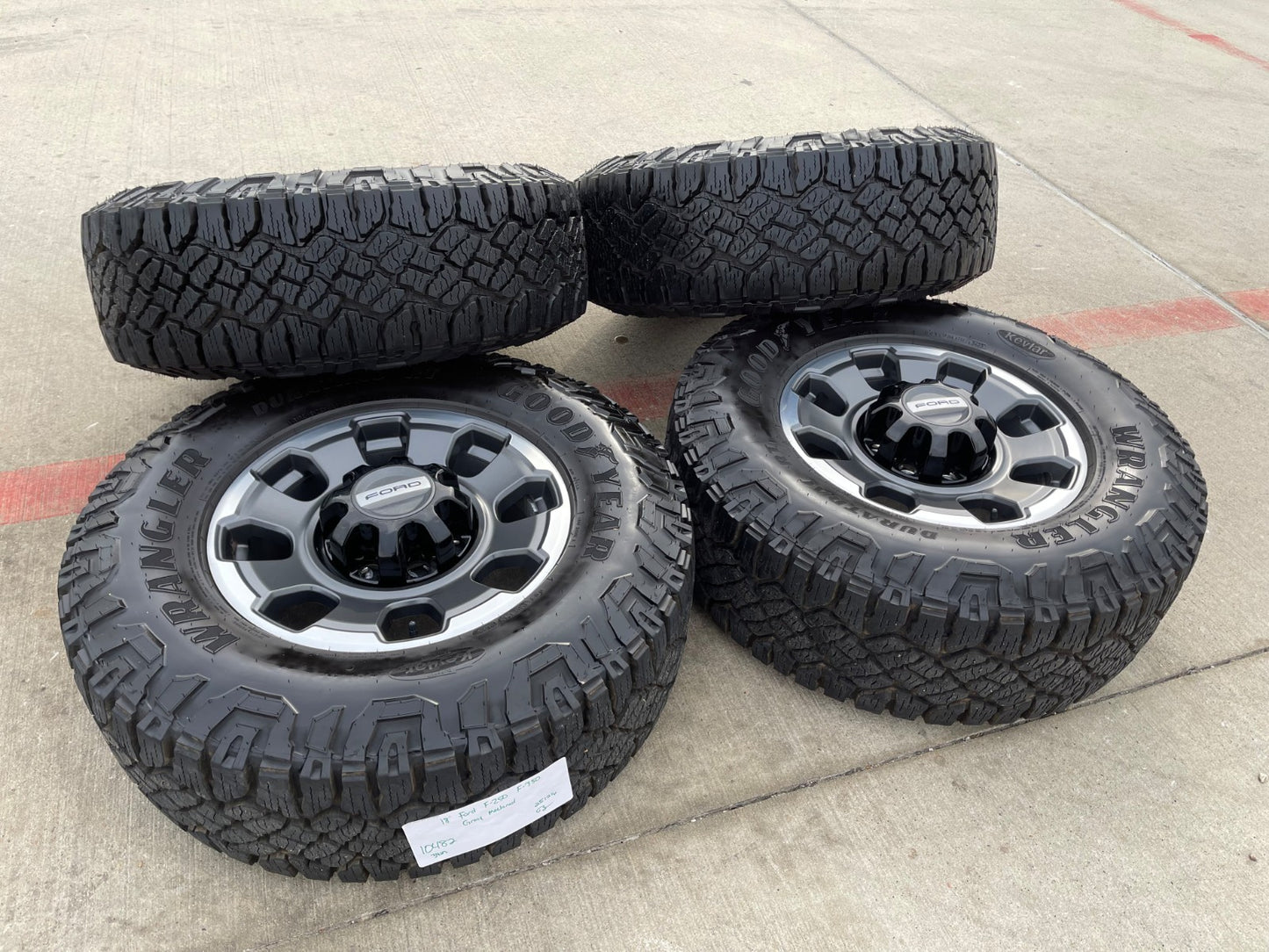18" Ford F-250 F-350 OEM TREMOR rims wheels 10482 tires 35" DURATRAC R/T