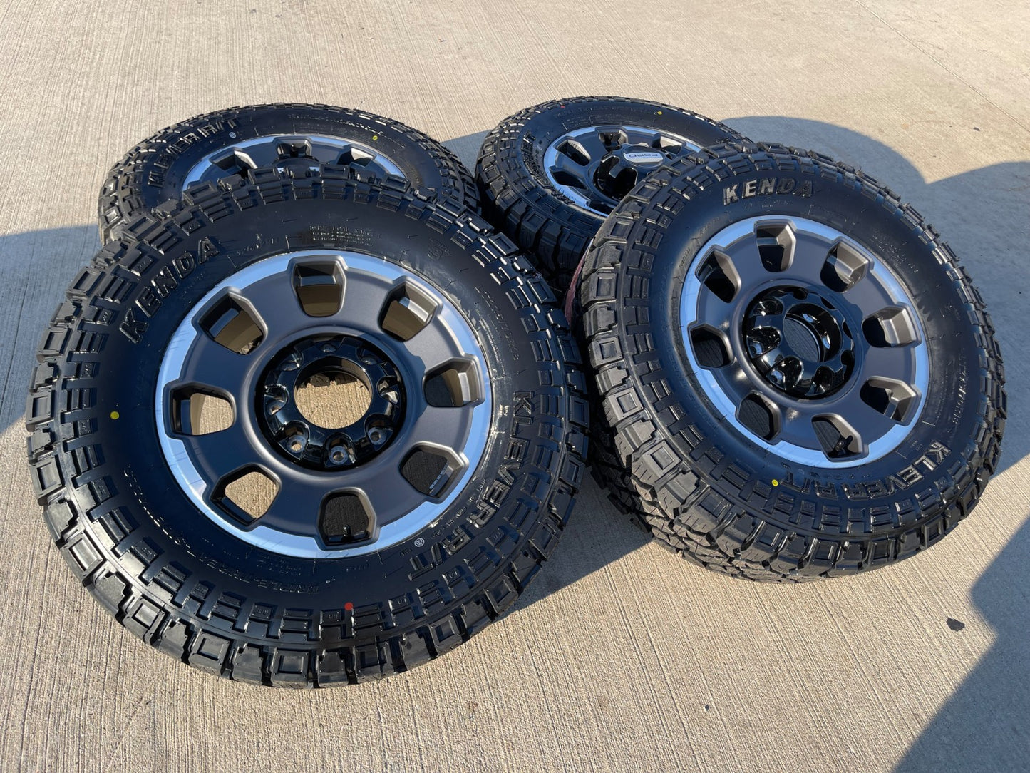 18" Ford F-250 F-350 OEM TREMOR rims wheels 10482 KENDA KLEVER R/T 33" NEW