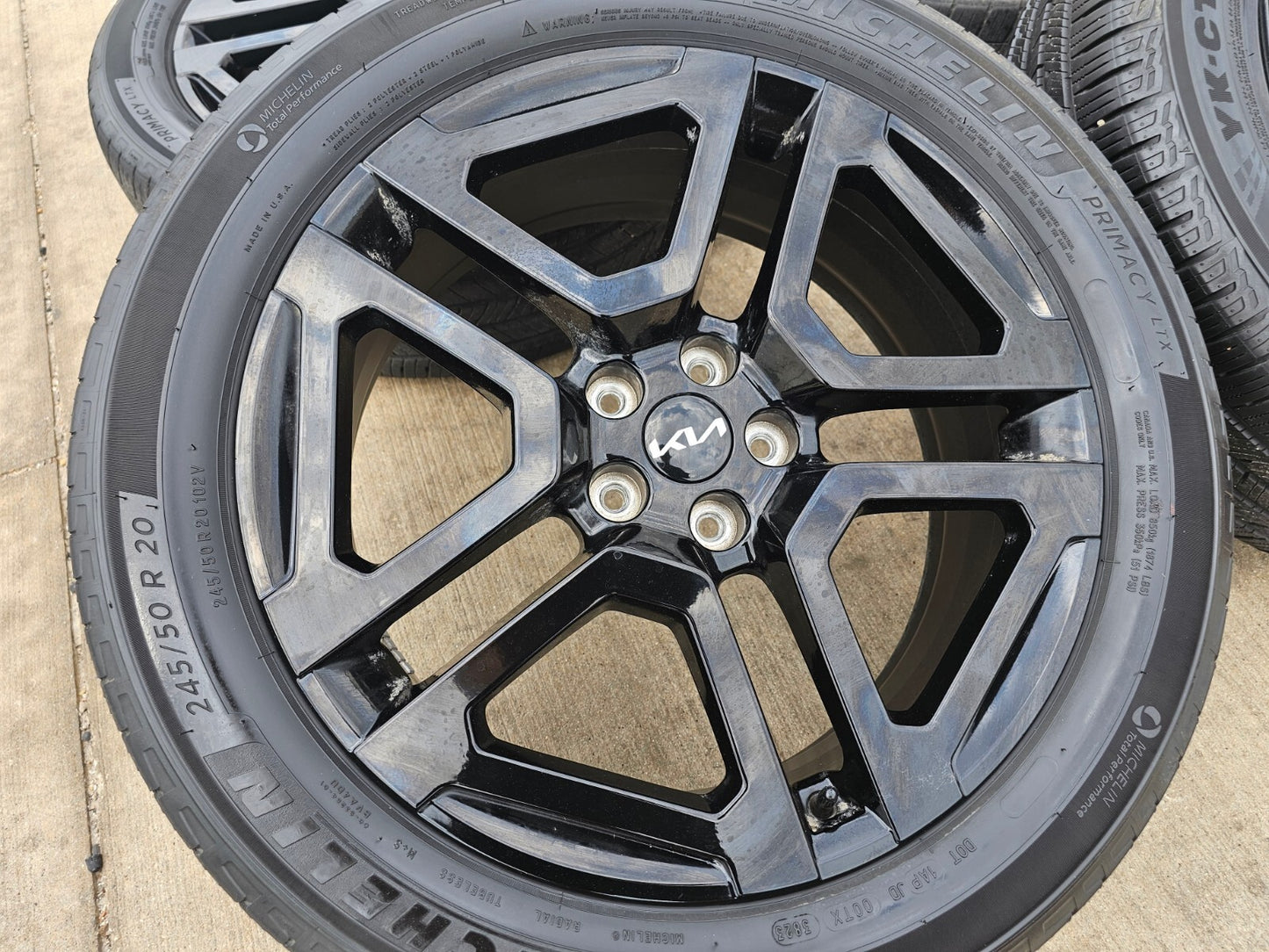 20" Kia Telluride Prestige X-PRO OEM wheels rims 74721 Sedona 2023 2024 2025