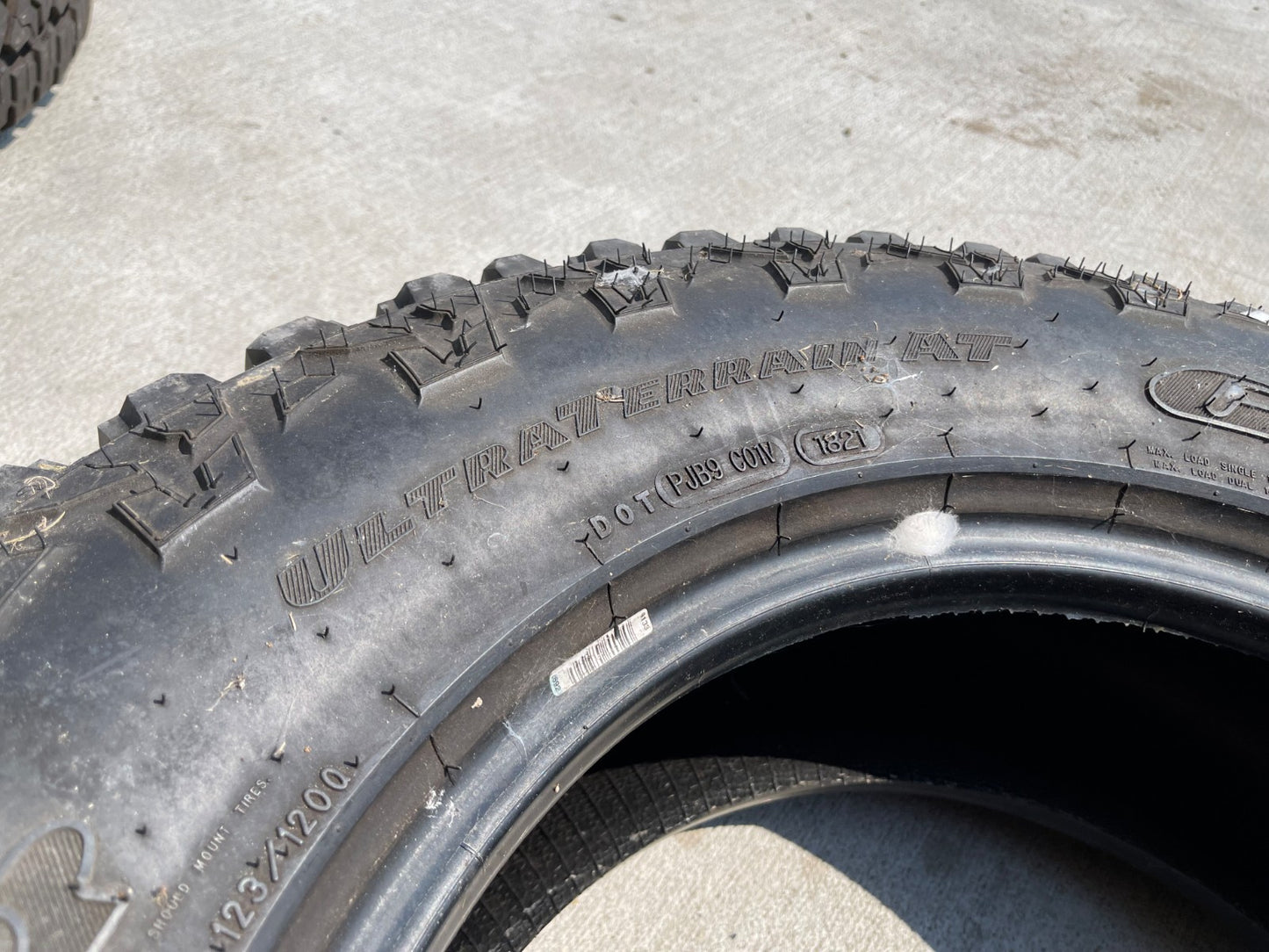 (1) 275/65/18 Goodyear Wrangler Ultra Terrain A/T tire 275/65R18 LT 10 ply LRE