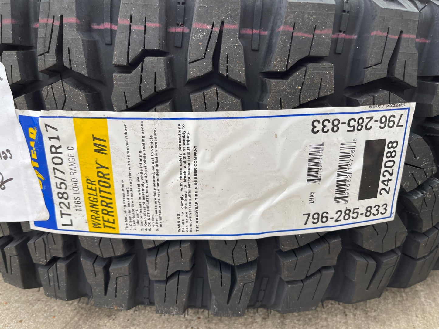 17" Jeep Wrangler Rubicon OEM 96226 wheels rims Gladiator GOODYEAR  A/T 33" NEW