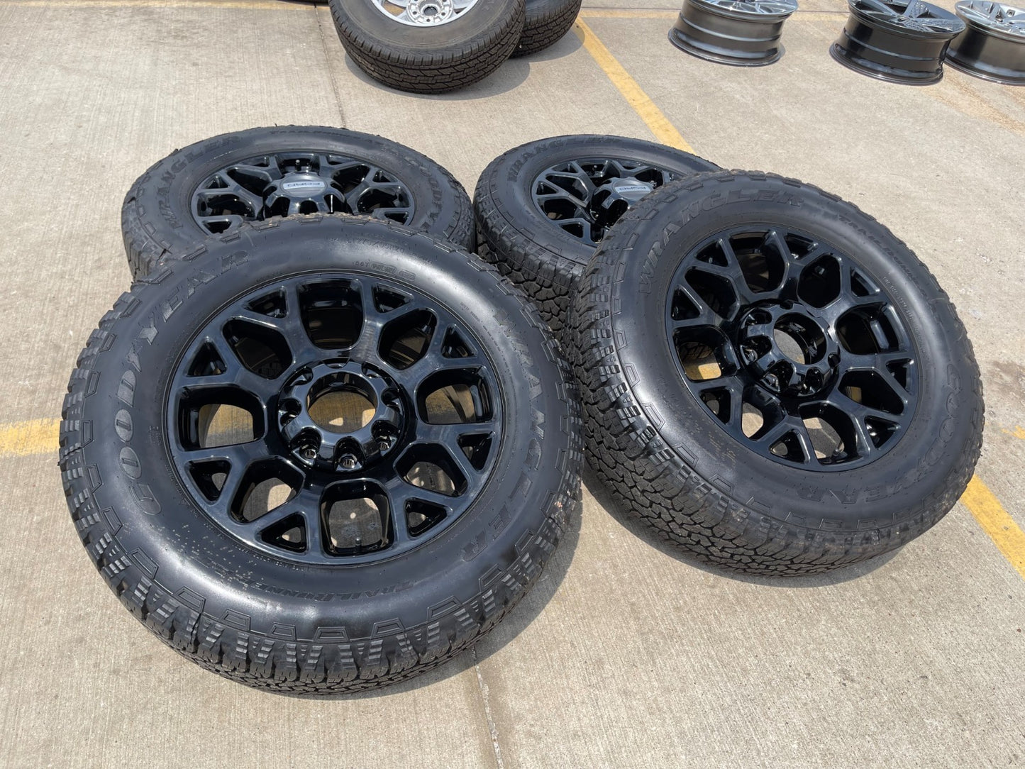 20" Ford F-250 F-350 OEM Lariat wheels rims 10292 tires GOODYEAR