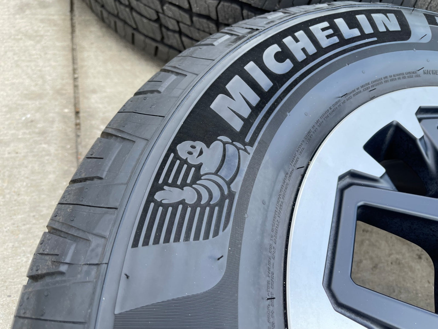 18" Toyota Tacoma 4Runner TRD OEM 94199 wheels rims 2024 2025 2026 MICHELIN NEW