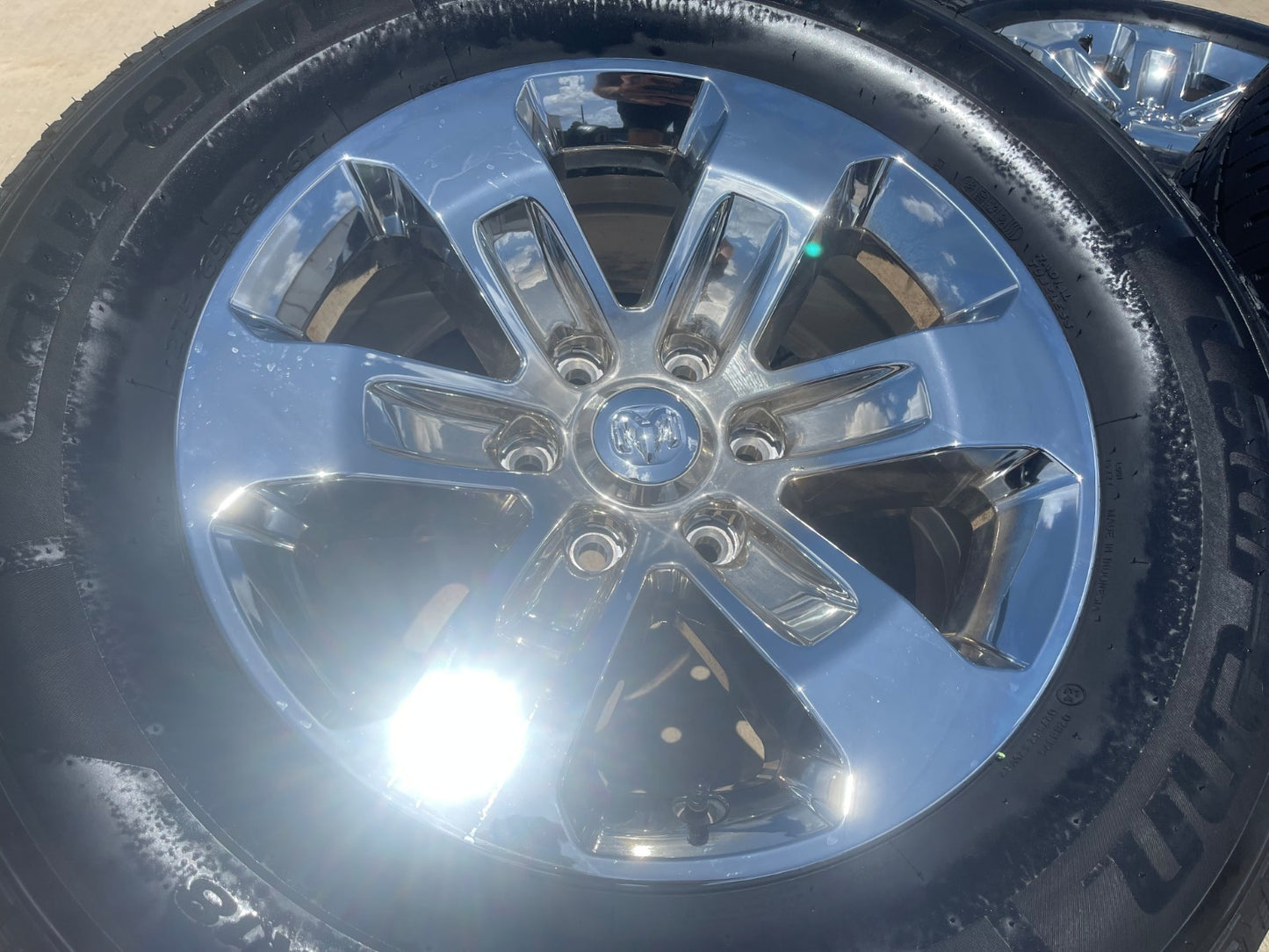 18" Dodge Ram 1500 OEM wheels rims 2672 tires SET CHROME