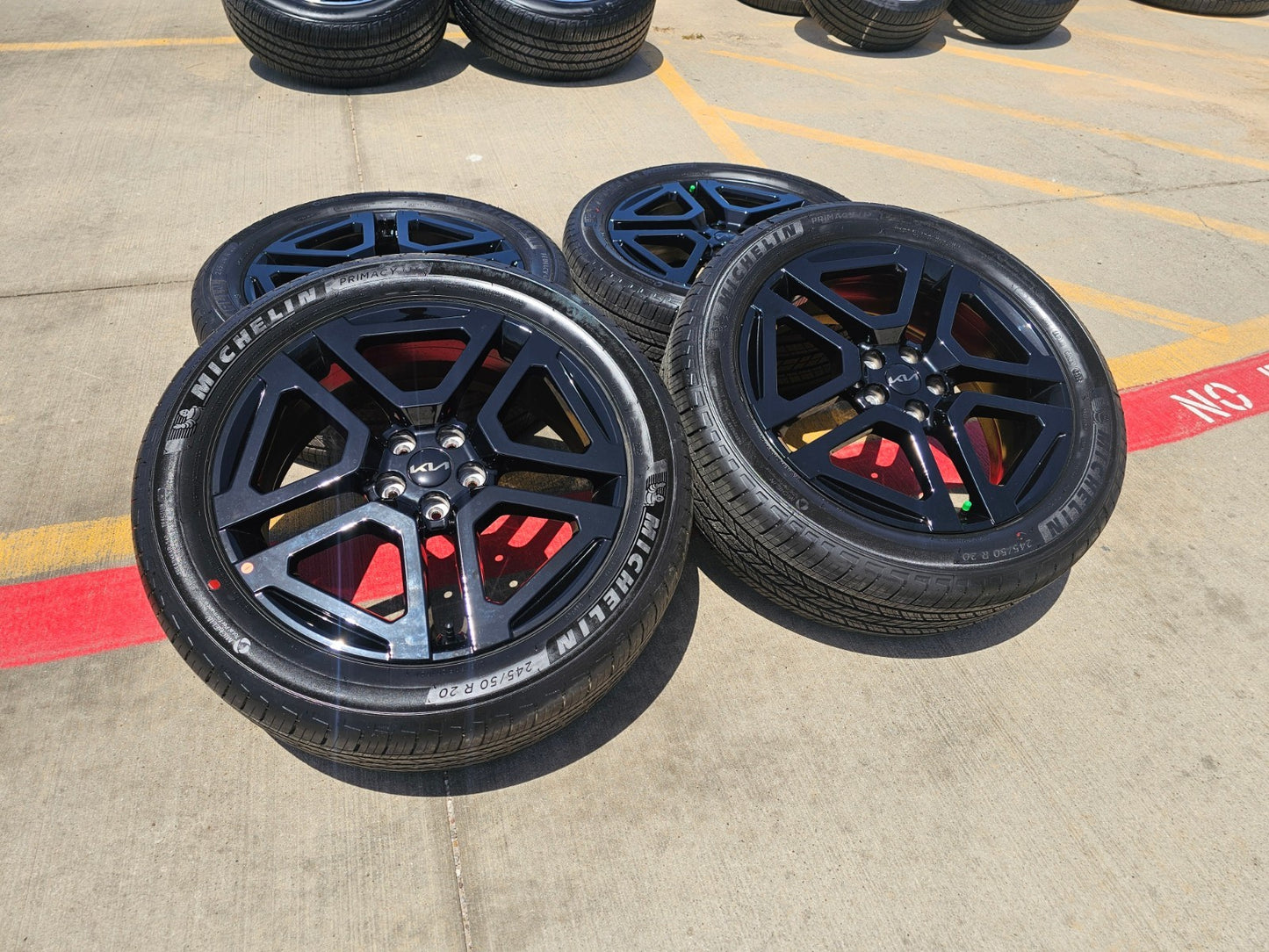 20" Kia Telluride X-PRO OEM 74721 wheels rims Sorento Sedona SET 2026 2027 NEW