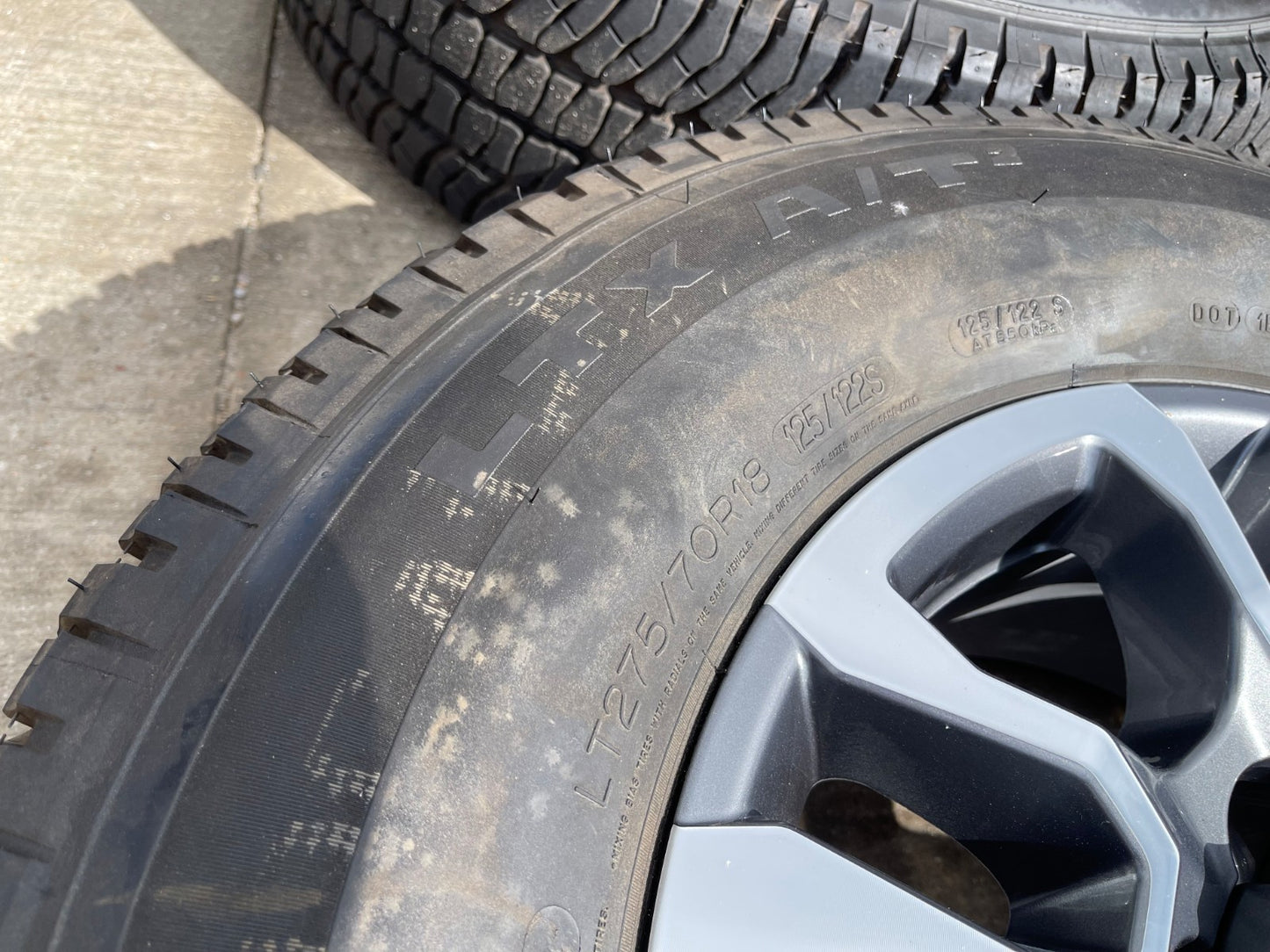 18" GMC Sierra AT4X Chevy Silverado 2500 3500 OEM 5949 wheels rims MICHELIN NEW