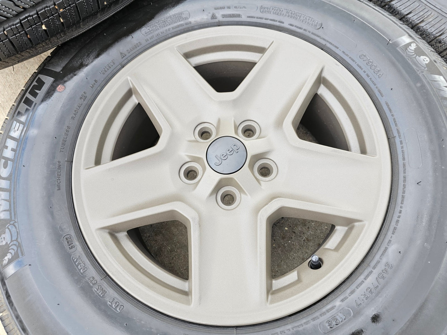 17" Jeep Gladiator MILITARY EDITION OEM wheels rims 9235 Wrangler NEW