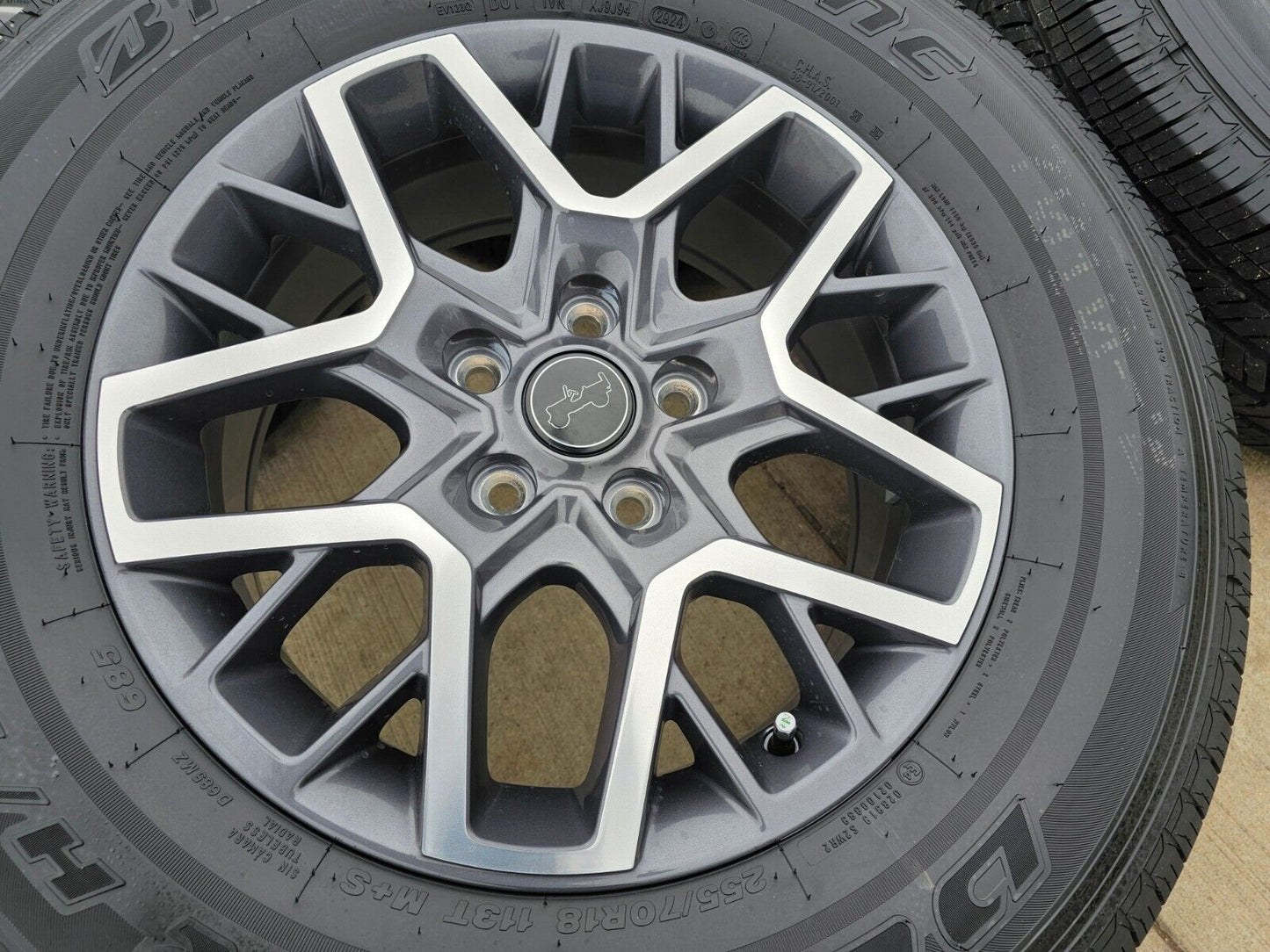 18" Jeep Wrangler Grand Cherokee Gladiator OEM wheels rims tires 2024 2025 NEW