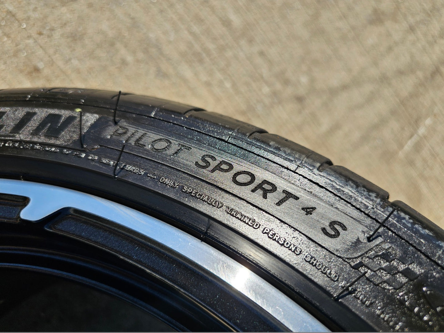 19" + 20" Chevy Corvette C8 OEM 14007 14008 wheels rims MICHELIN