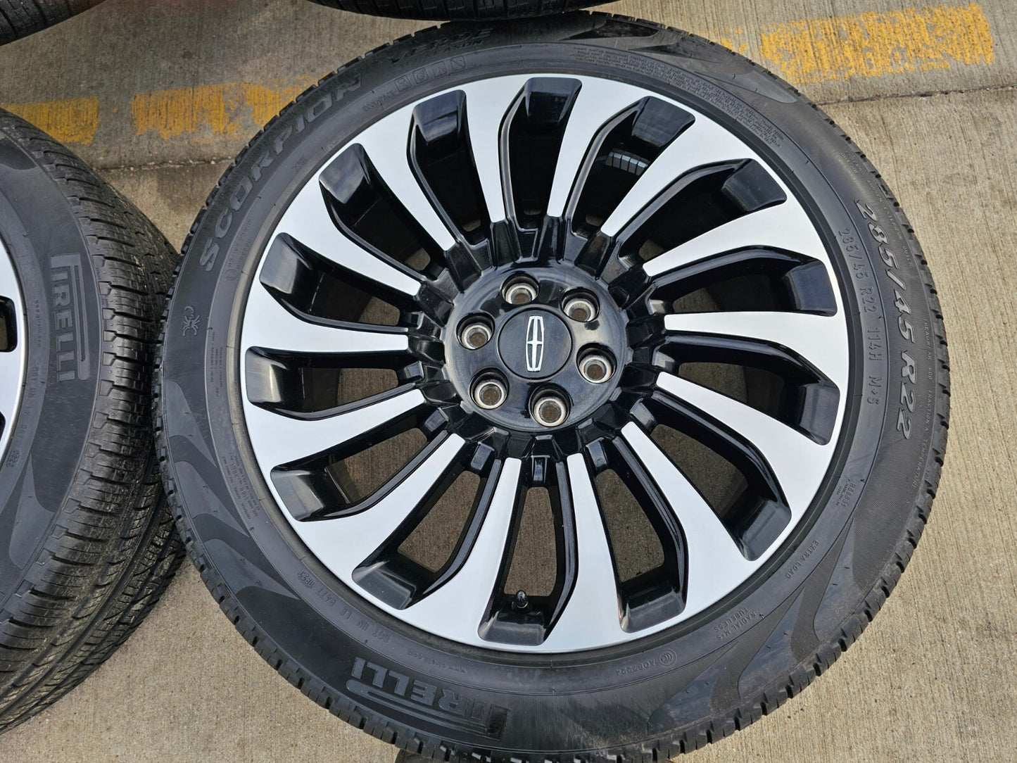 22" Lincoln Navigator OEM rims wheels 10499 95383 Black Label 2023 2024 2025