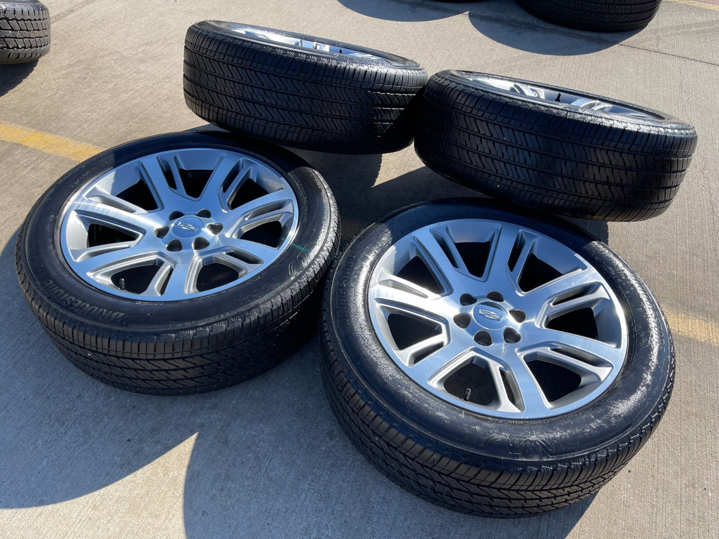 22" Cadillac Escalade Platinum OEM 4738 wheels rims tires BRIDGESTONE