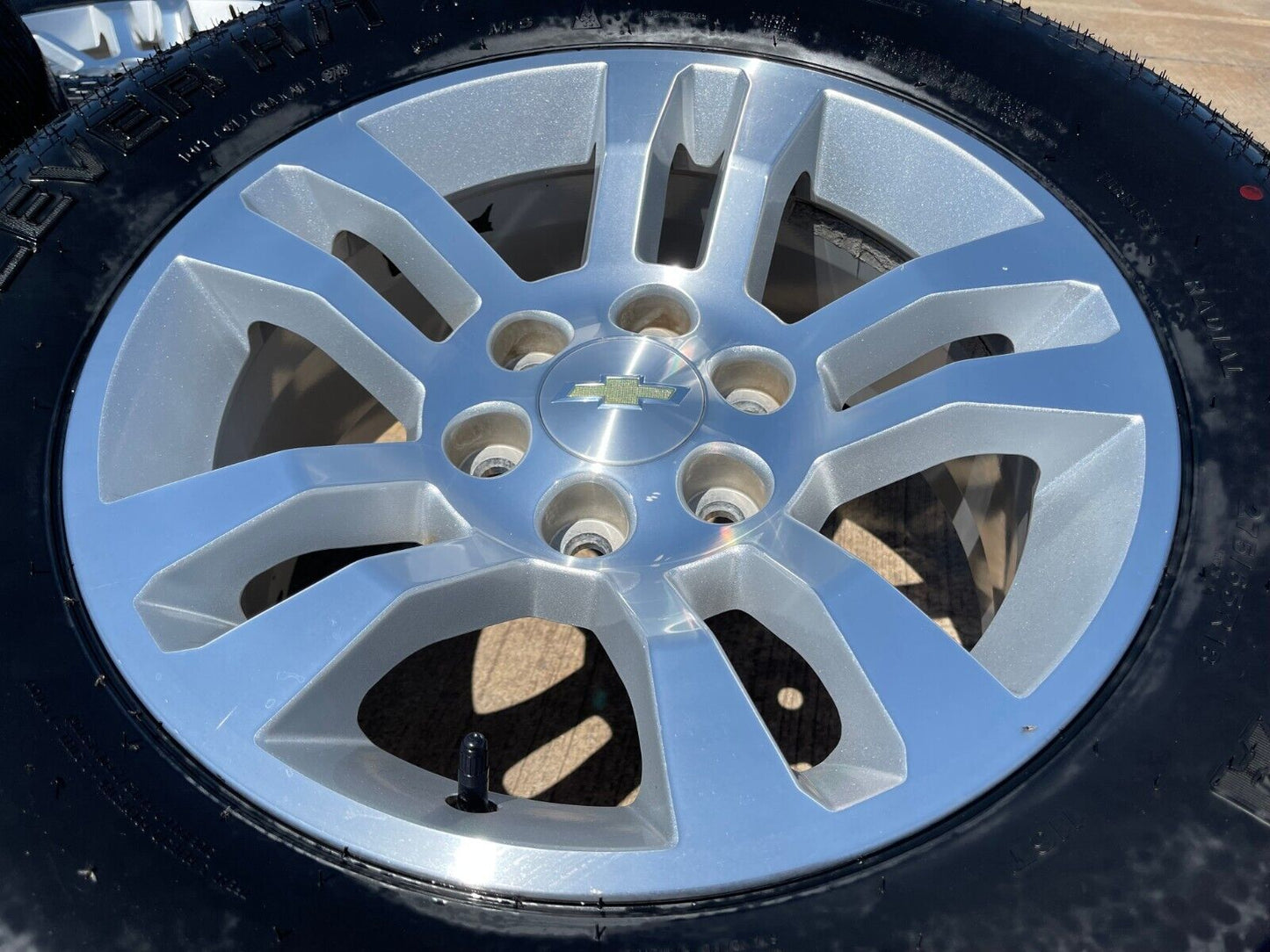 18" Chevy Tahoe Suburban Z71 OEM 5646 wheels rims tires Silverado 1500