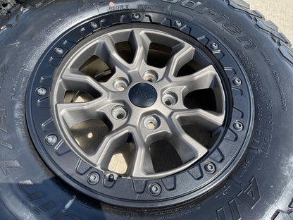 (5) 17" Jeep Wrangler 392 Gladiator OEM 9304 95240 BEADLOCK wheels rims