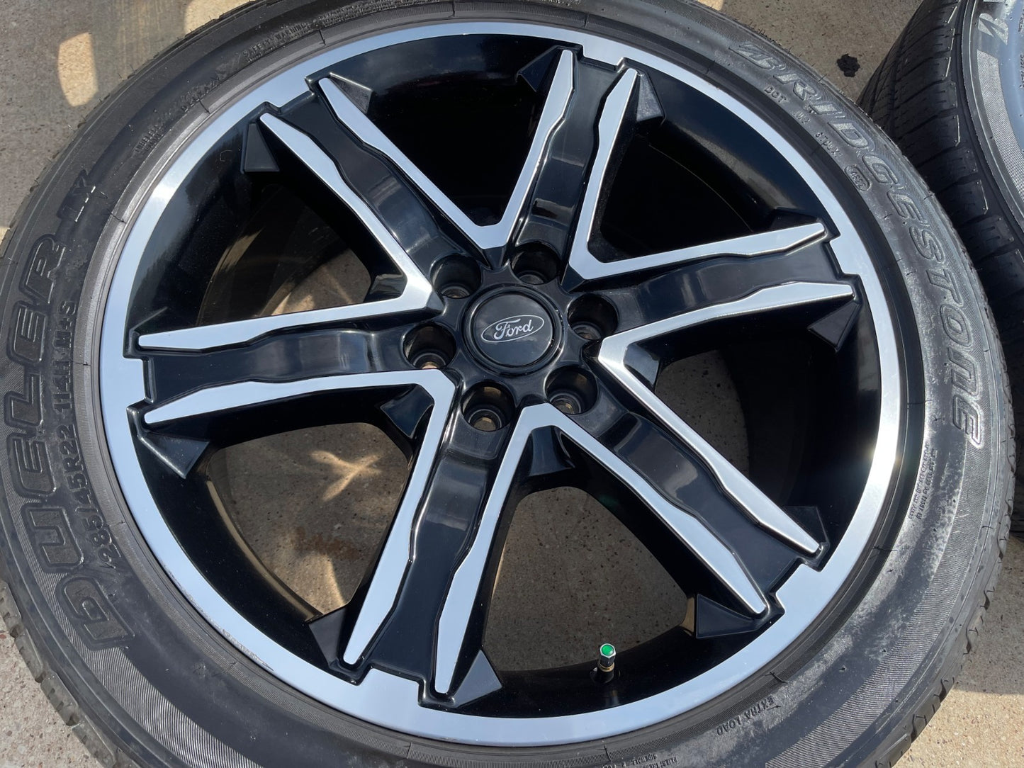 22" Ford F-150 Expedition PERFORMANCE OEM 10200 rims wheels BRIDGESTONE