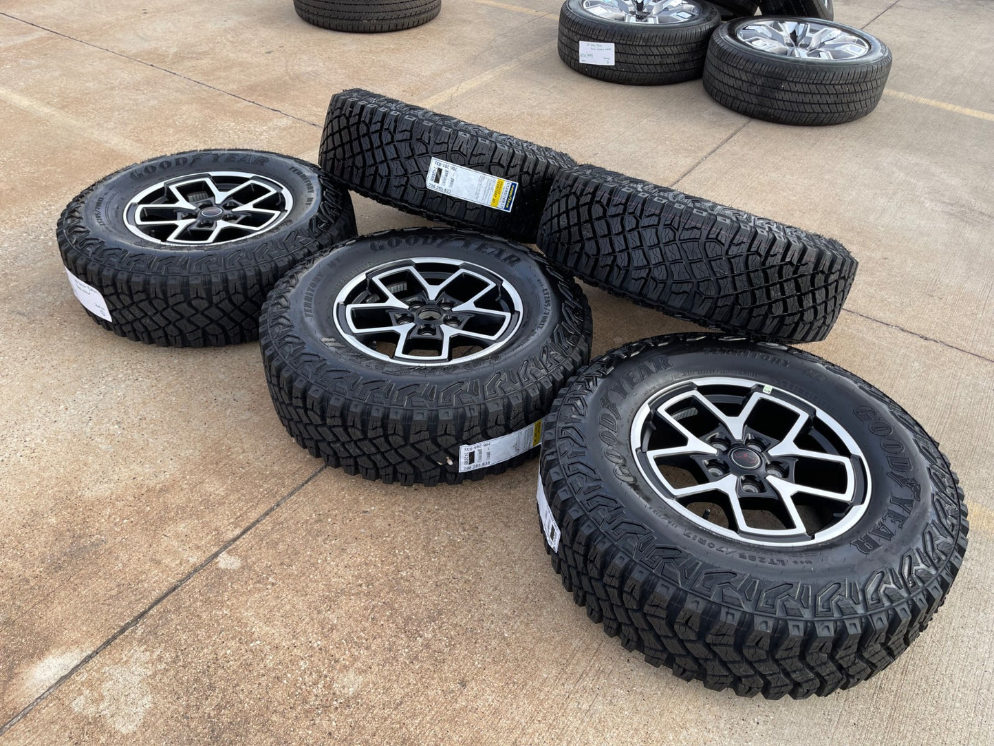17" Jeep Wrangler Rubicon OEM 95730 9327 wheels rims Gladiator GOODYEAR 33" NEW