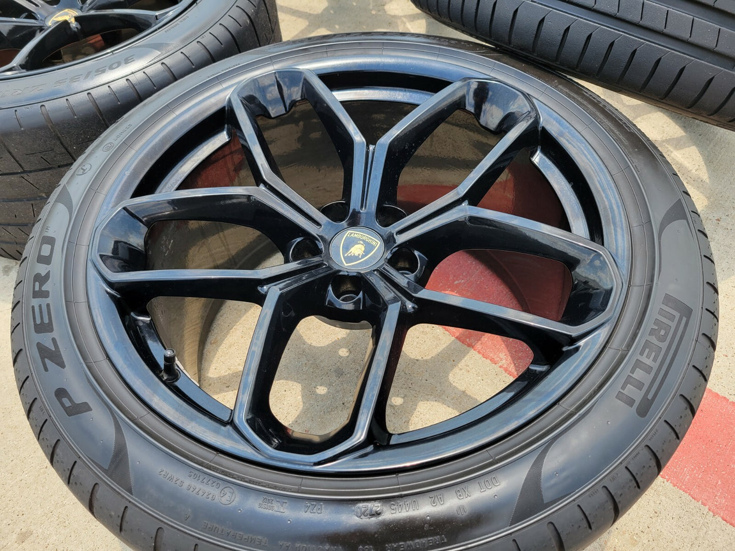 19" Lamborghini Huracan LP580 OEM wheels rims tires OE Kari