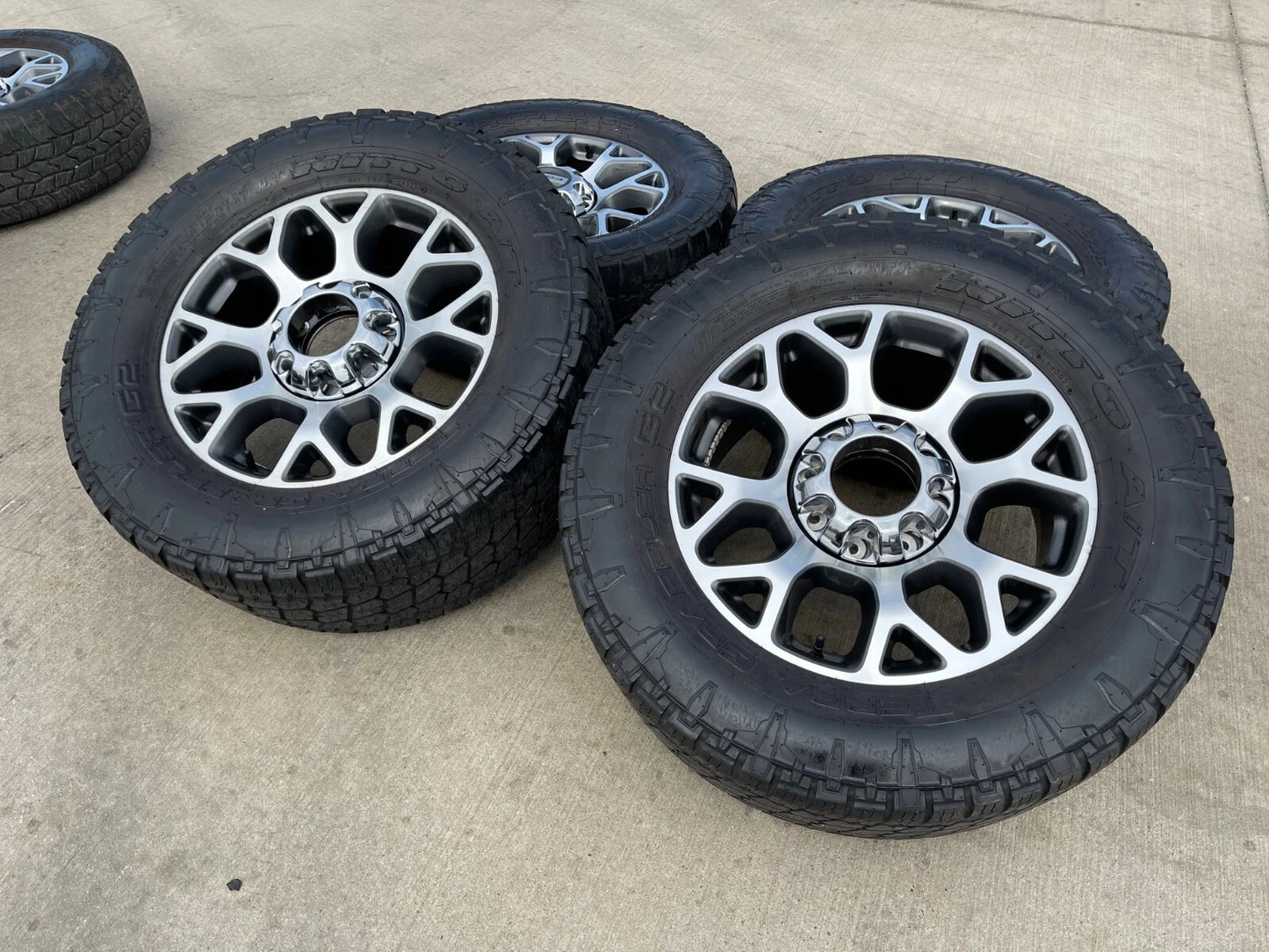 20" Ford F-250 F-350 OEM Lariat wheels rims 10292 tires NITTO 35"
