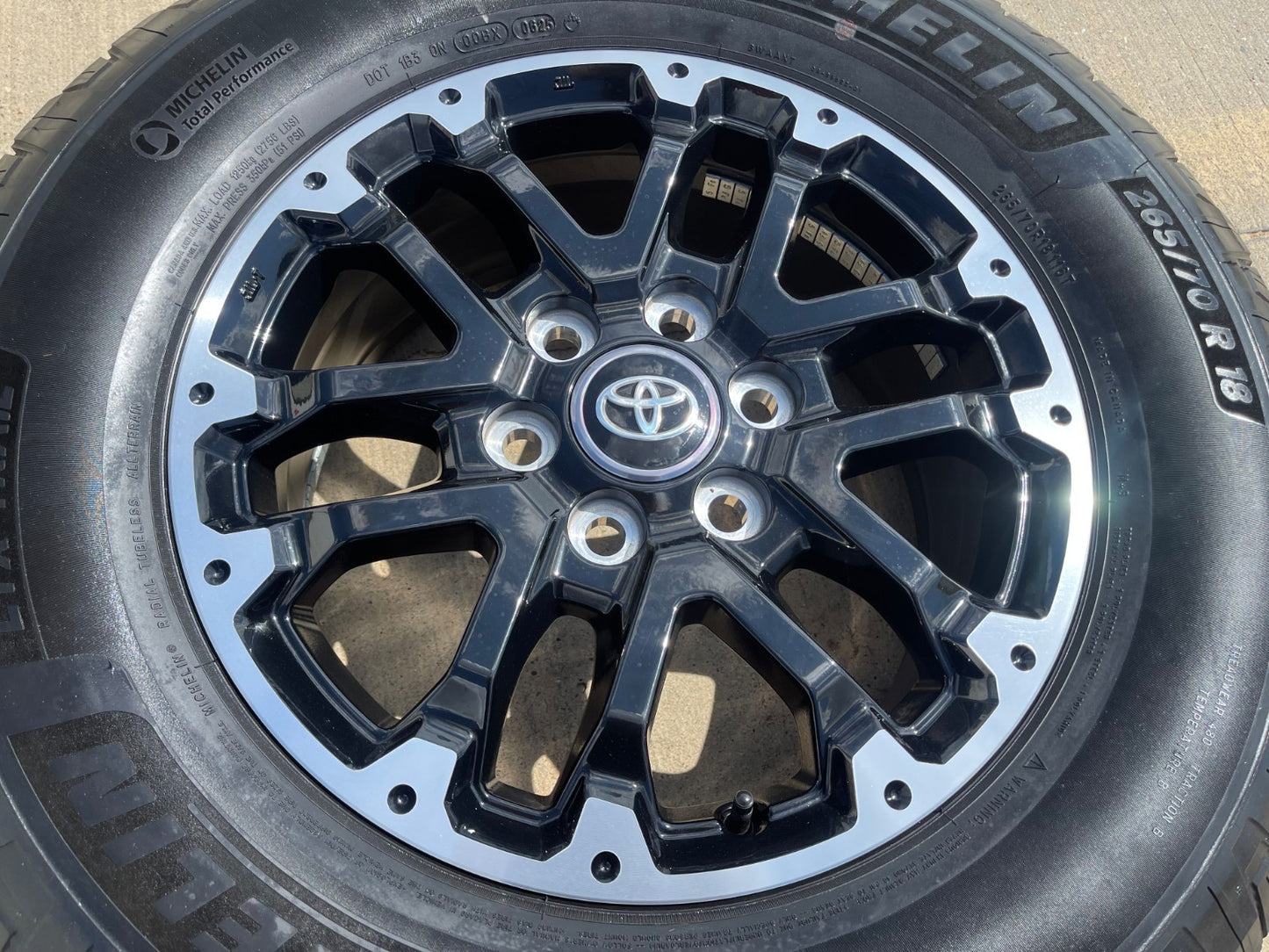 (1) 18" Toyota Tundra TRD OEM black wheel rim 75273 95407 Sequoia SET MICHELIN