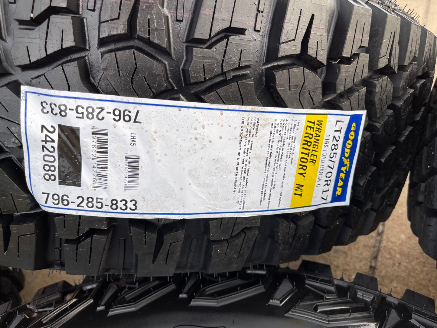 17" Jeep Wrangler Rubicon OEM 95730 9327 wheels rims Gladiator GOODYEAR 33" NEW