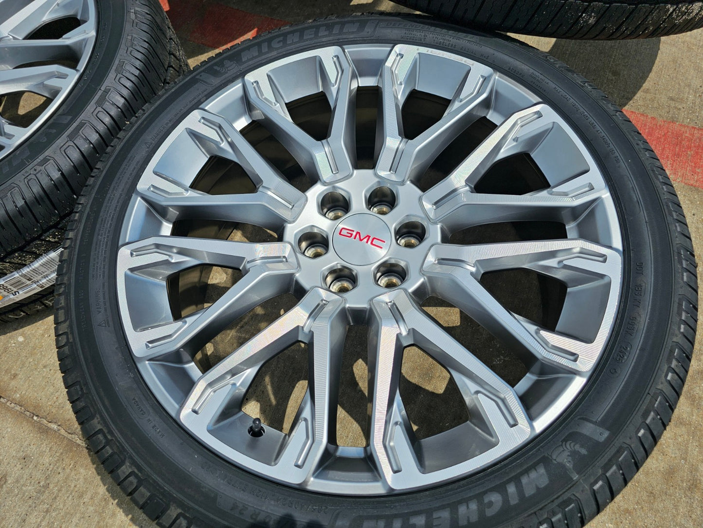 24" GMC Yukon Sierra DENALI OEM wheels rims tires 2024 2025 2026 NEW MICHELIN